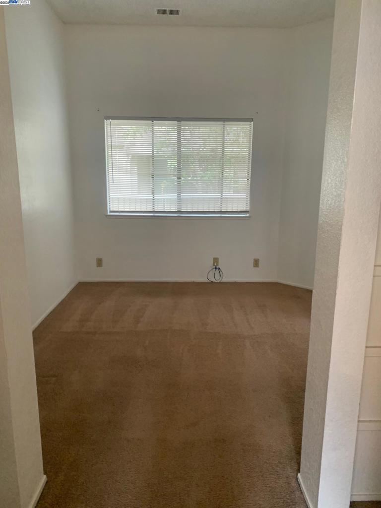 UNIVERSITY HILLS - Residential