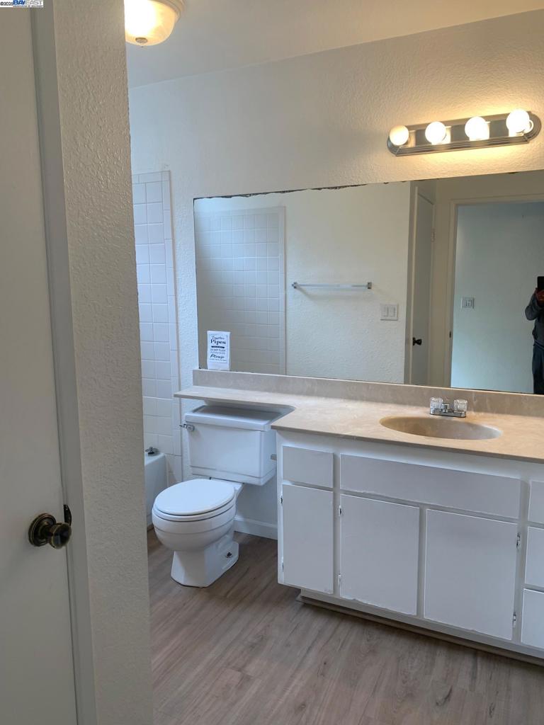 UNIVERSITY HILLS - Residential