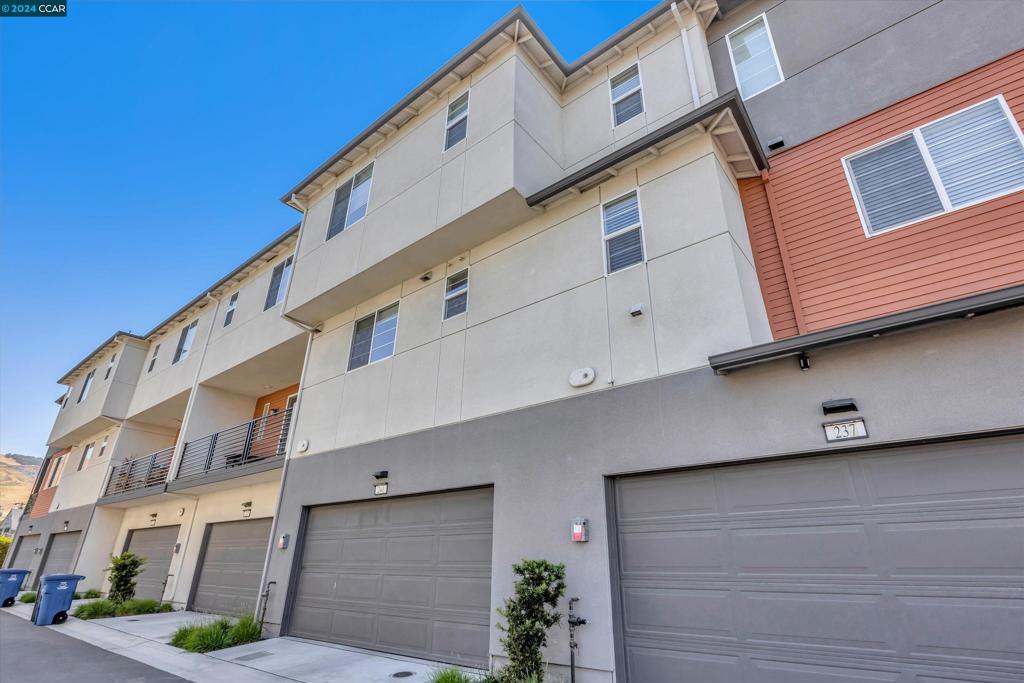 HAYWARD - Residential