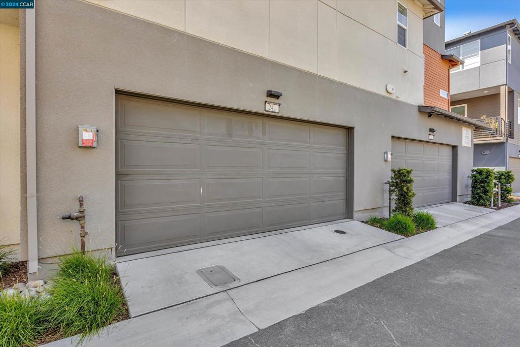 HAYWARD - Residential