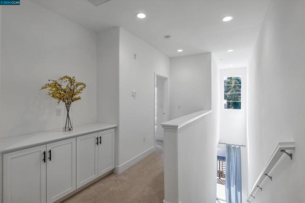 HAYWARD - Residential