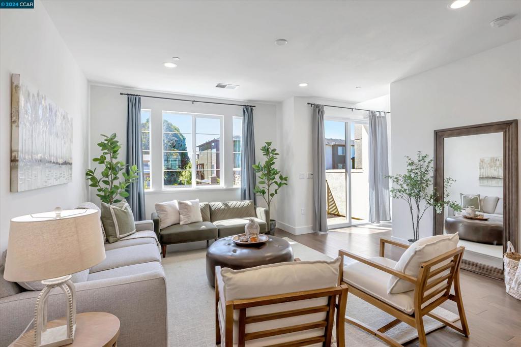 HAYWARD - Residential