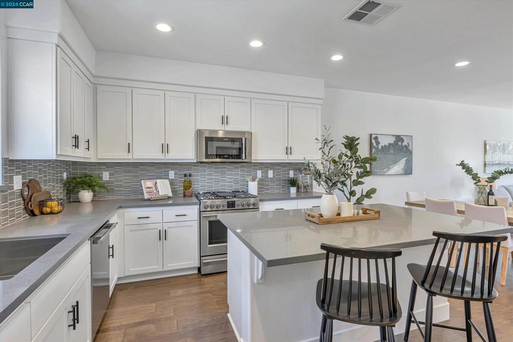 HAYWARD - Residential