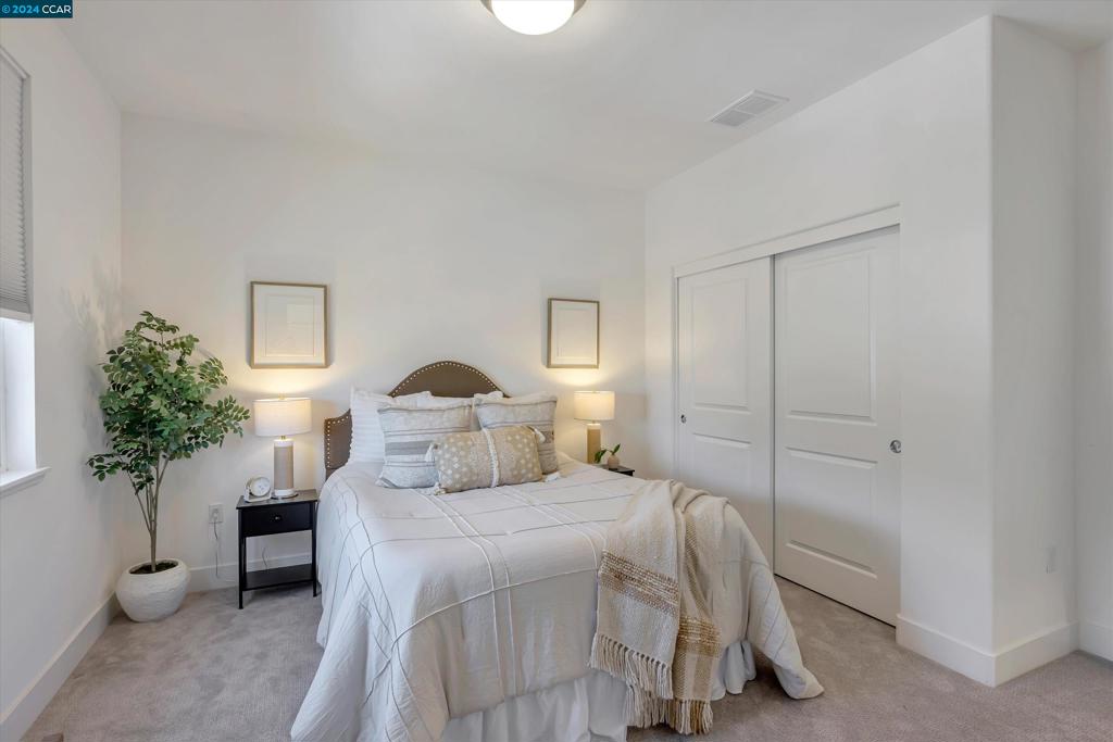 HAYWARD - Residential