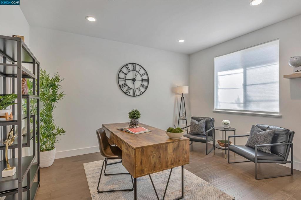 HAYWARD - Residential