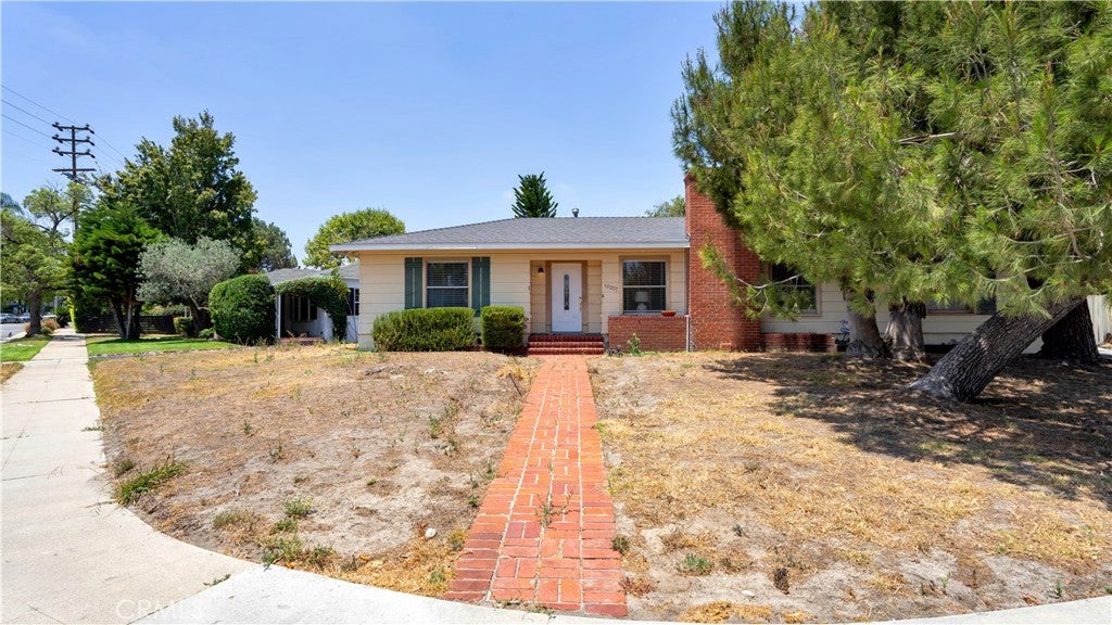 10207 Camarillo Street, Toluca Lake CA 91602