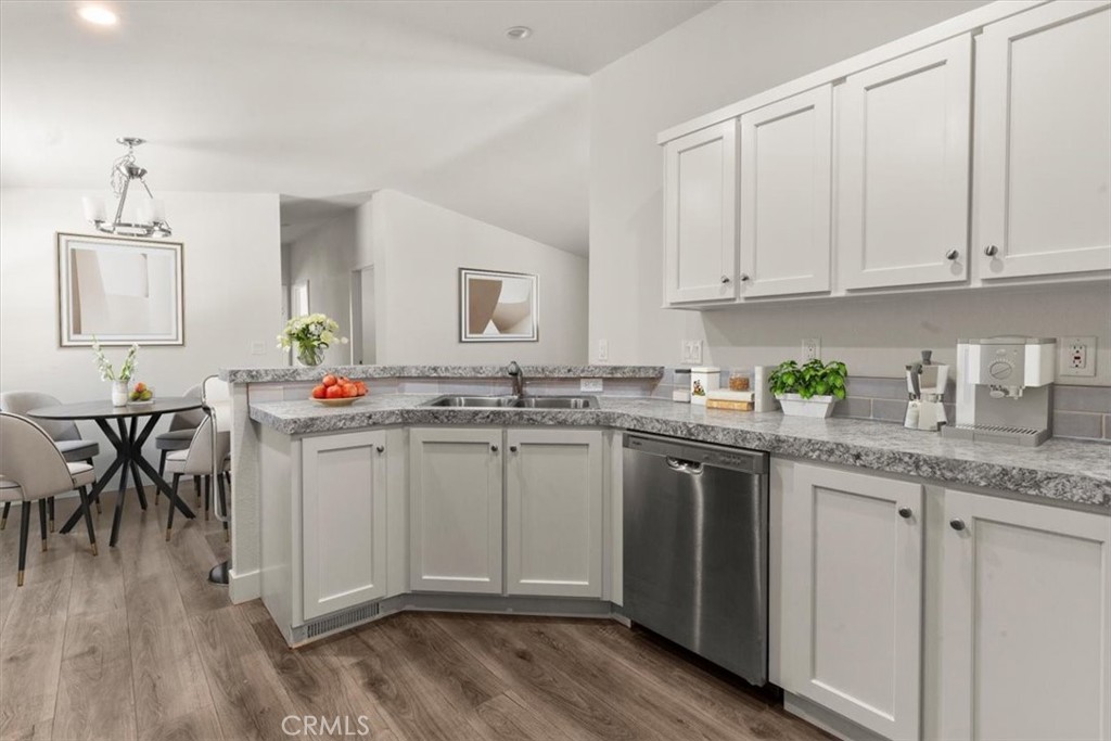9080 Bloomfield 145