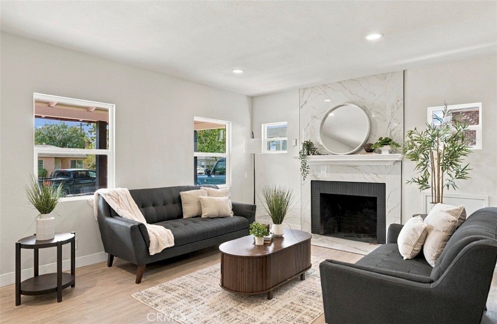 647 E Granada Court