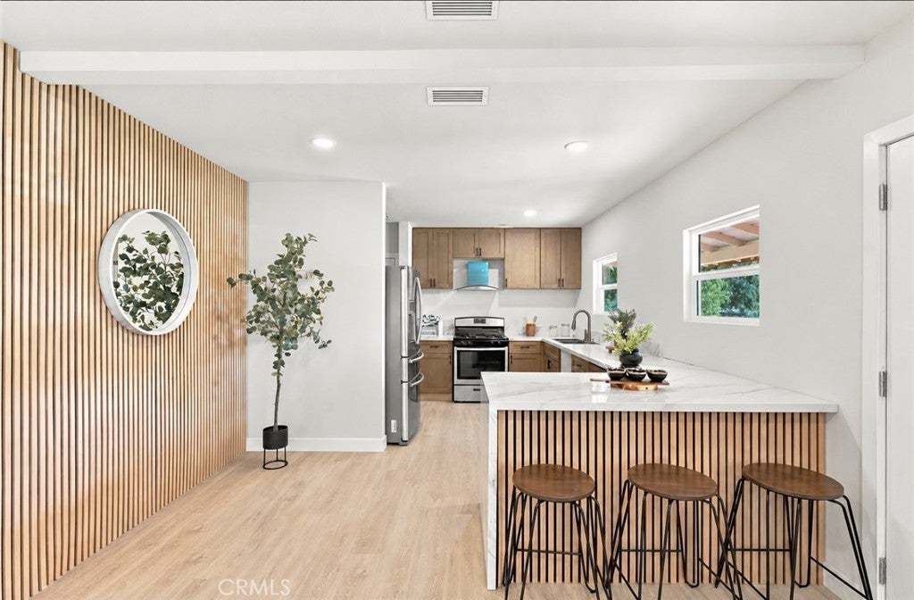 647 E Granada Court