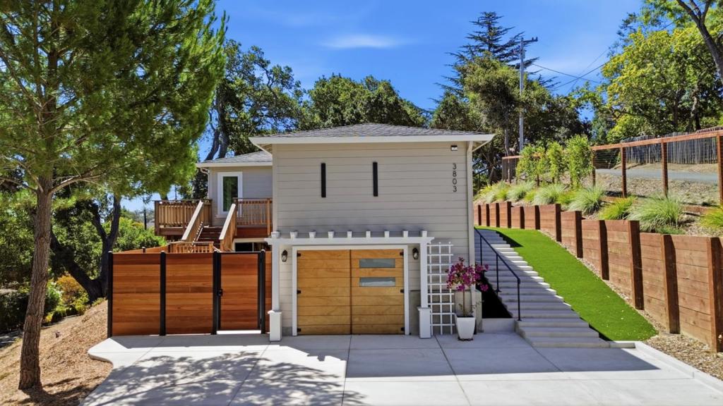 3803 Hamilton Way