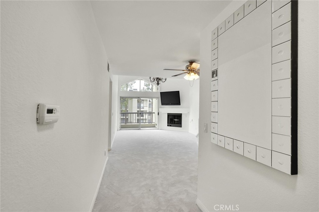 5550 Owensmouth Avenue 304