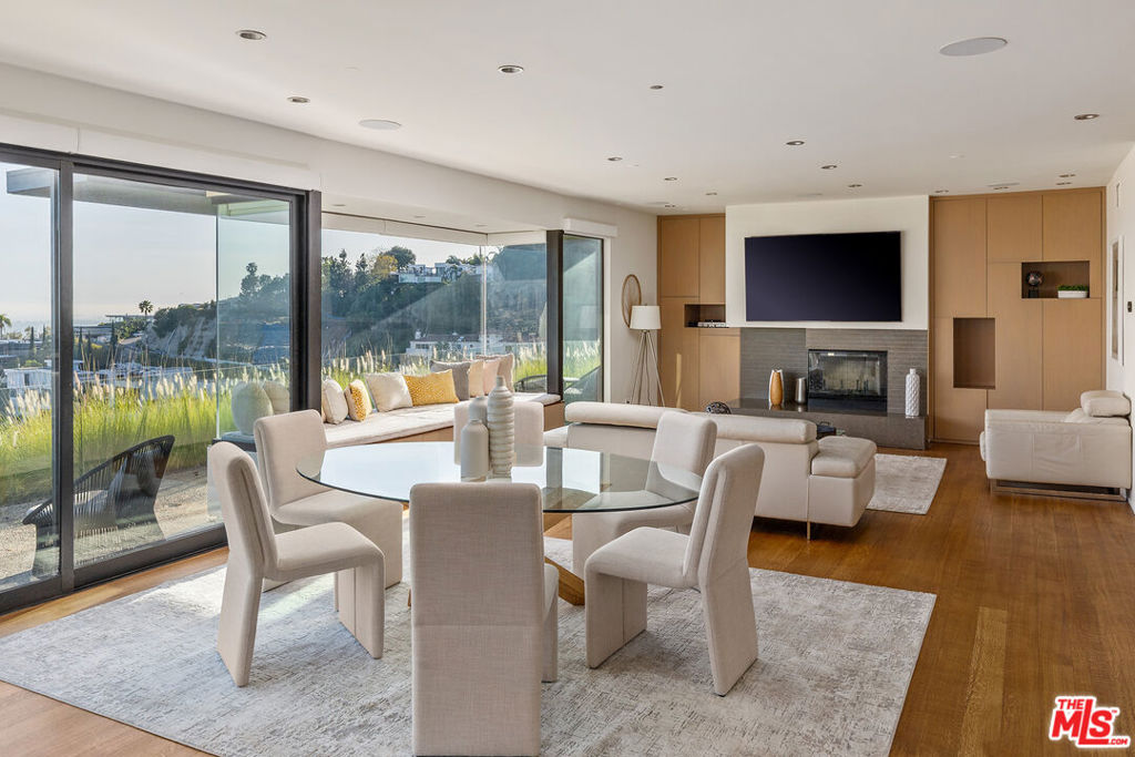 1815 N Crescent Heights Boulevard