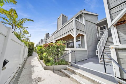 Photo of 7307 Haskell Avenue #4, Van Nuys, CA 91406 (MLS # 219146817DA)