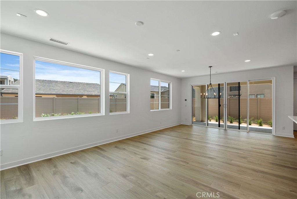 3070 Rue De Latour