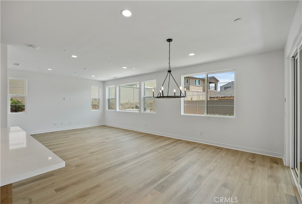 3070 Rue De Latour