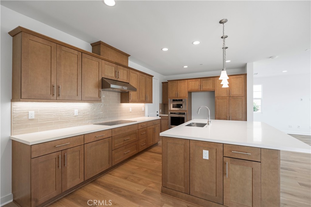 3070 Rue De Latour