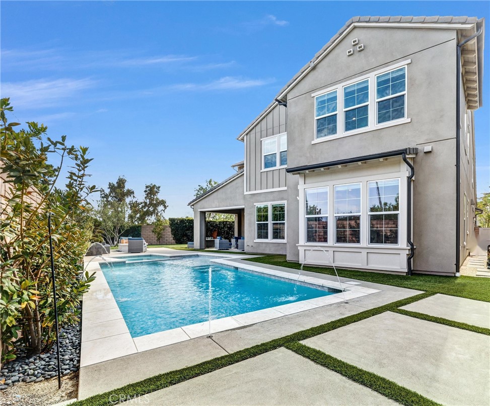 2491 N La Colina Court