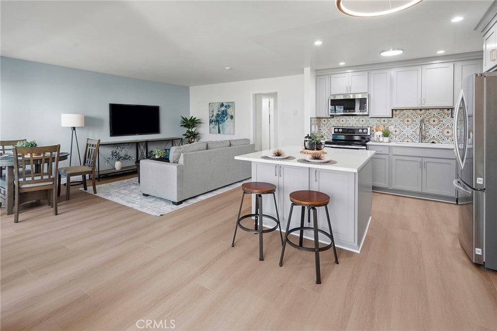 611 S Prospect Avenue 103