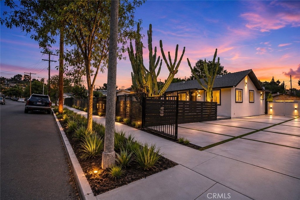 3918 Portola AVE