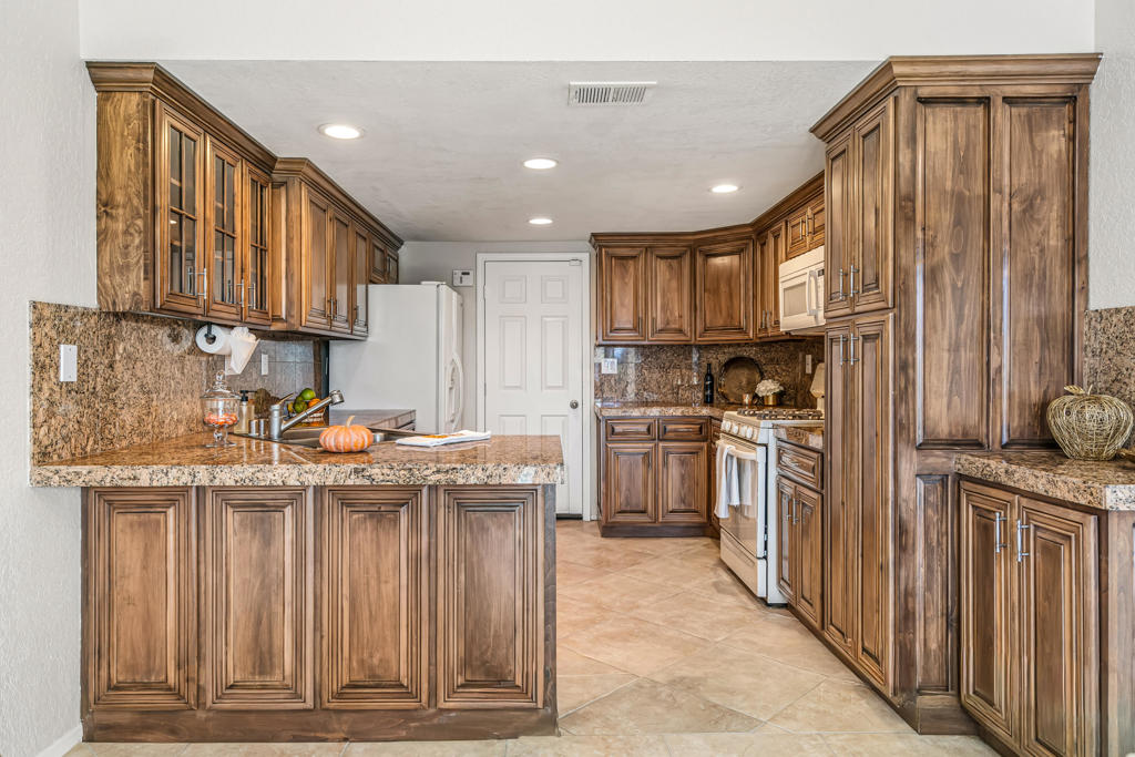 Oasis Country Club - Residential