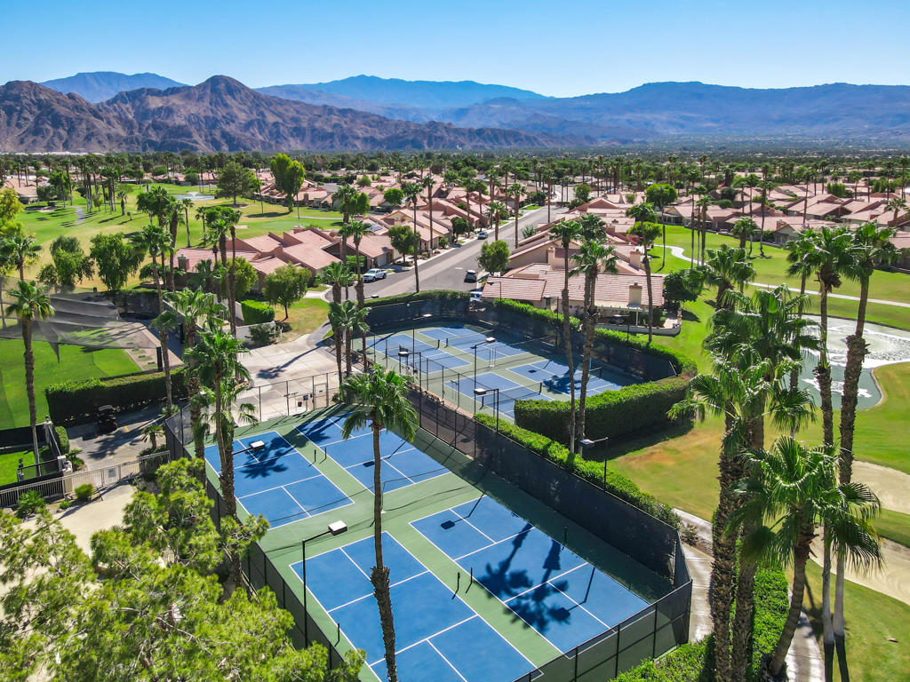 Oasis Country Club - Residential