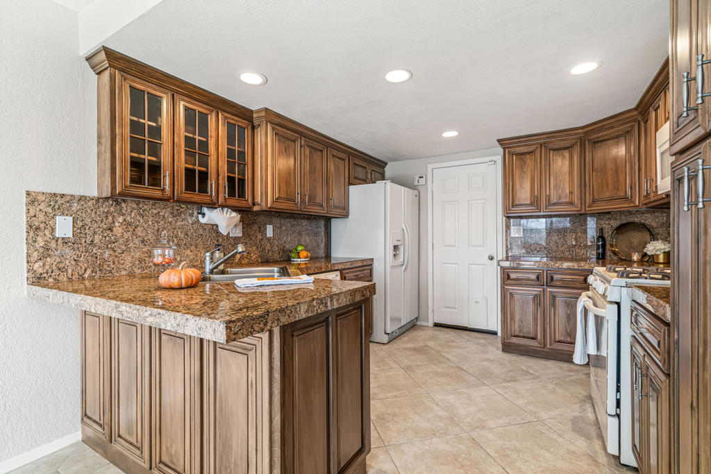 Oasis Country Club - Residential