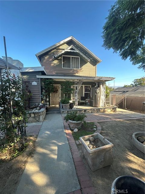 467 W G Street Colton CA 92324