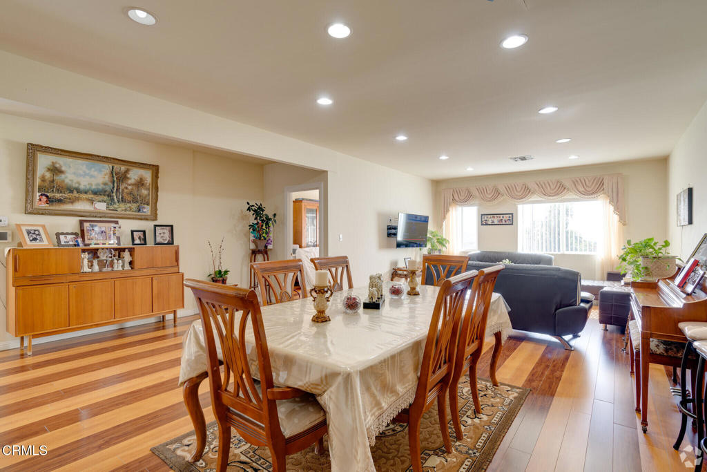 Properties 3 1517 E Washington Boulevard