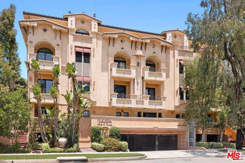 Photo of 16123 W Sunset Boulevard #105, Pacific Palisades, CA 90272 (MLS # 26842131)