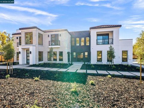 Photo of 24 Noble Oaks Ln LN, Danville, CA 94506 (MLS # 41136100)