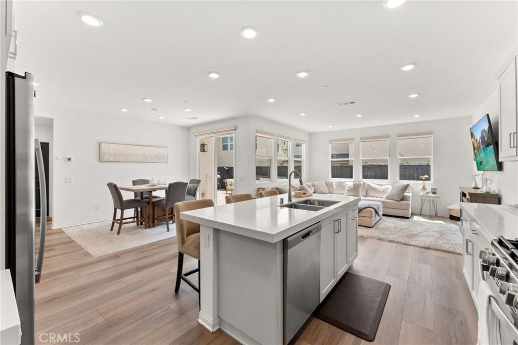 1675 Whitmore
