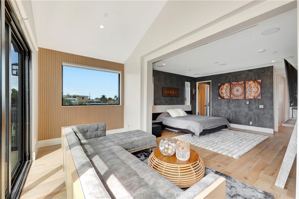 Oldtown HB/State Streets - Residential