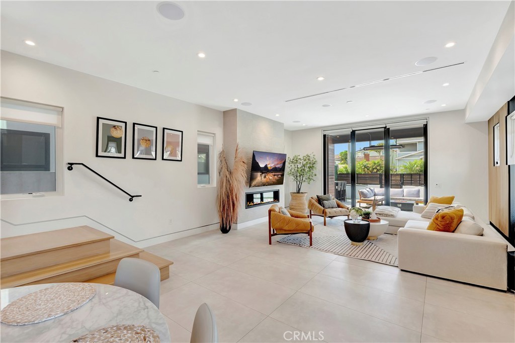 Oldtown HB/State Streets - Residential