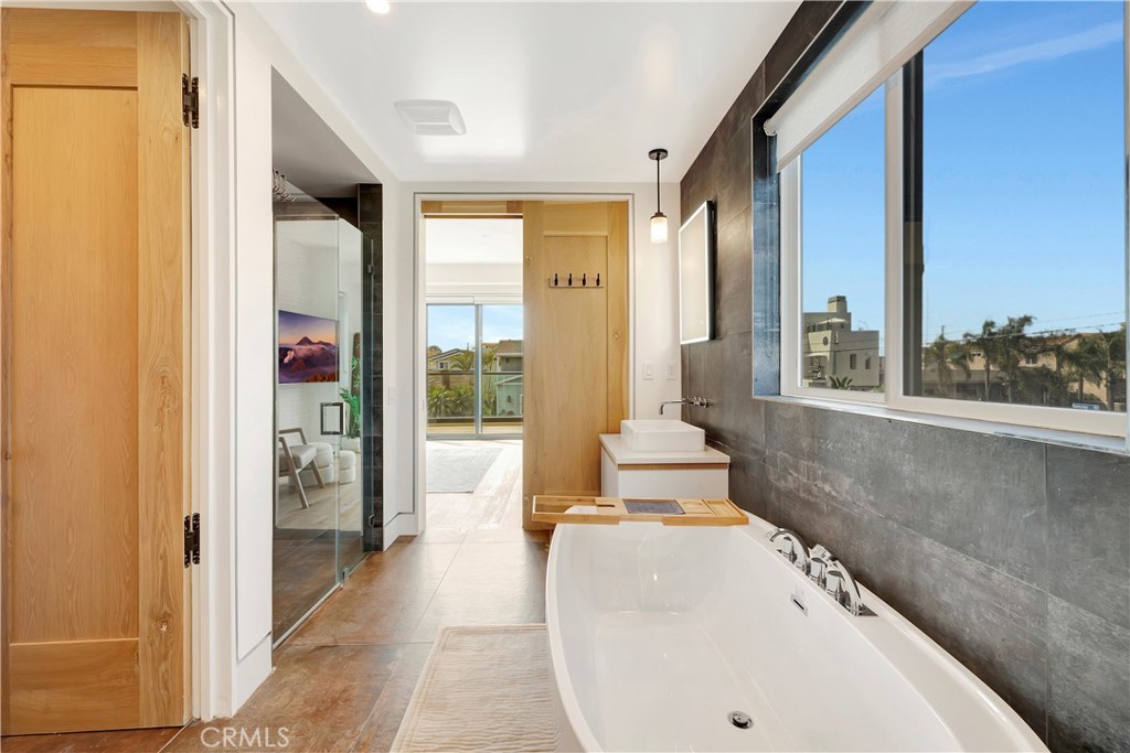 Oldtown HB/State Streets - Residential