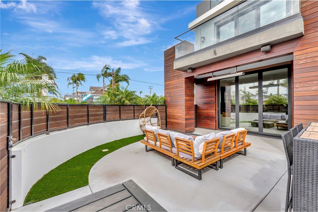 Oldtown HB/State Streets - Residential