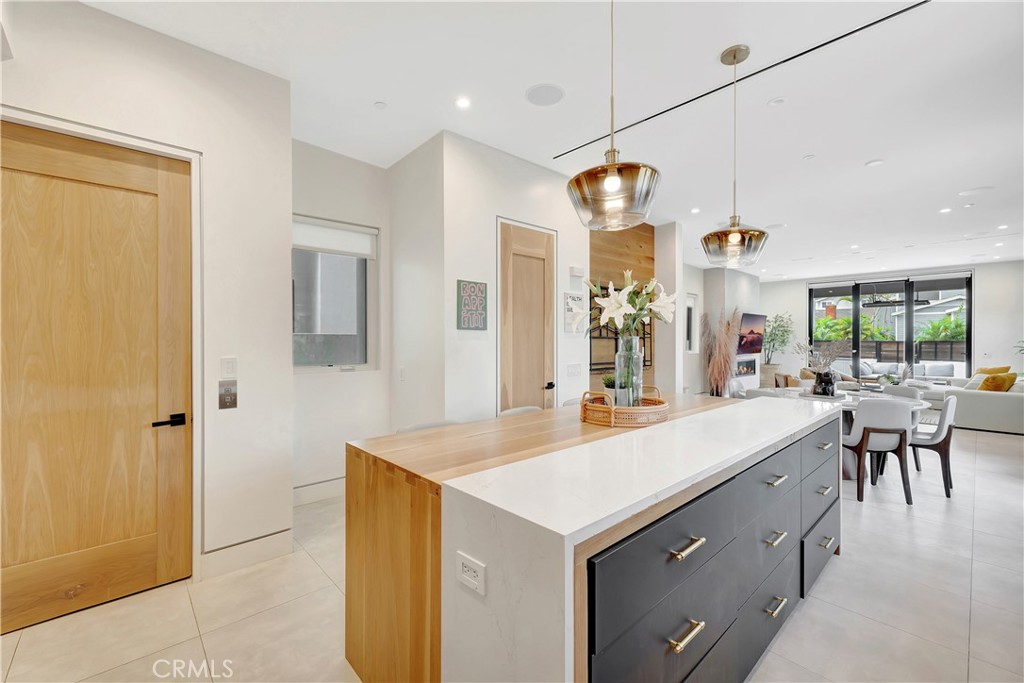Oldtown HB/State Streets - Residential