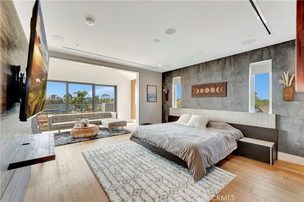 Oldtown HB/State Streets - Residential