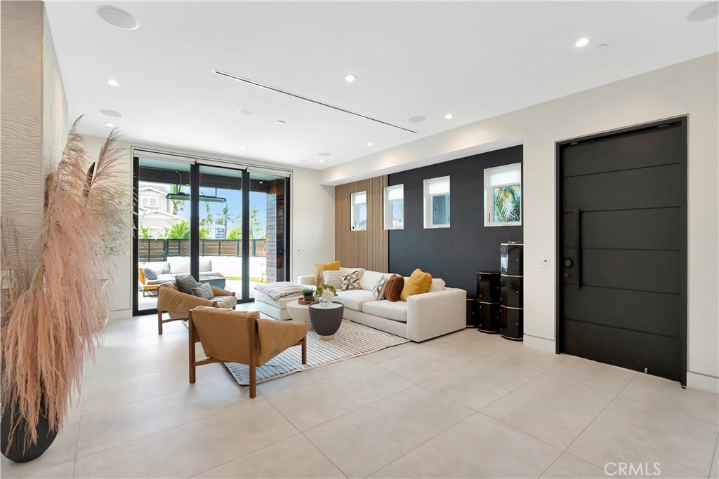Oldtown HB/State Streets - Residential