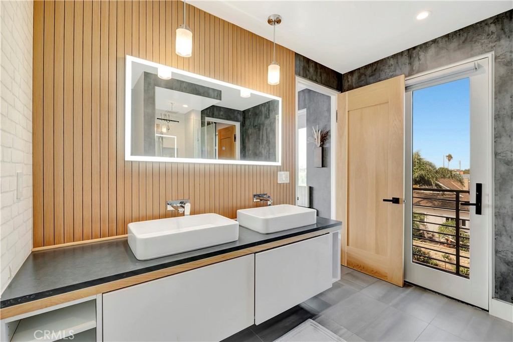Oldtown HB/State Streets - Residential