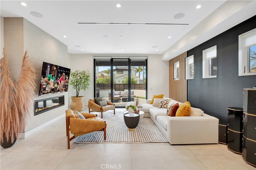 Oldtown HB/State Streets - Residential