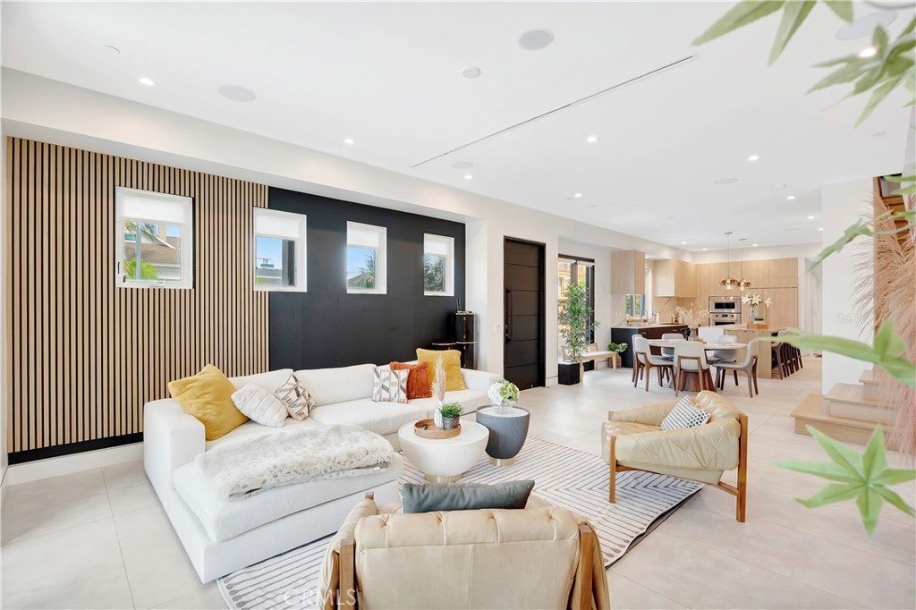 Oldtown HB/State Streets - Residential