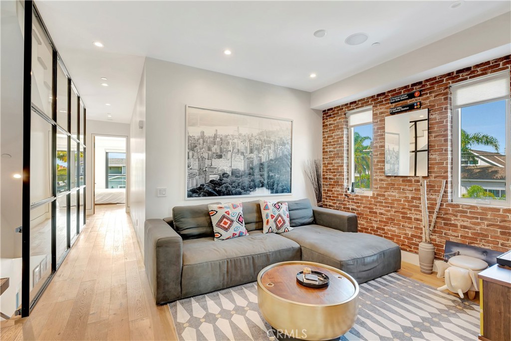 Oldtown HB/State Streets - Residential