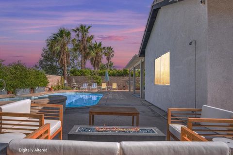 Photo of 2312 Shannon Way, Palm Springs, CA 92262 (MLS # 219131463DA)