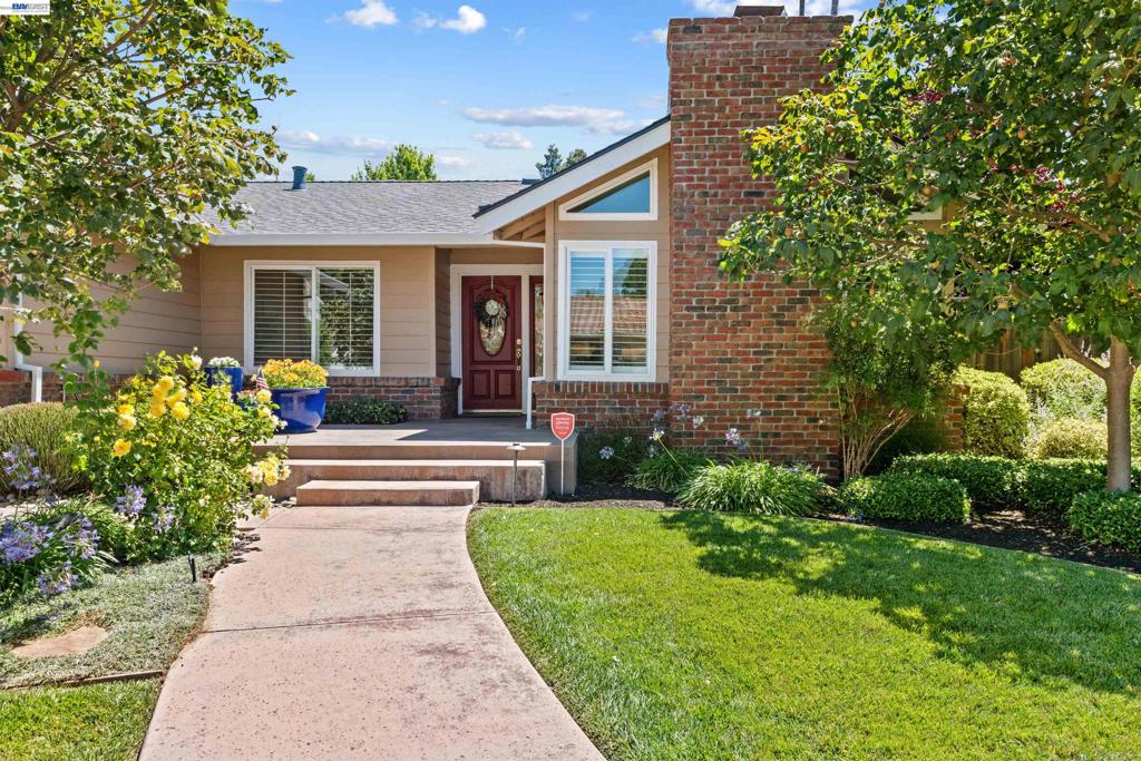 2533 Larrikeet Ct