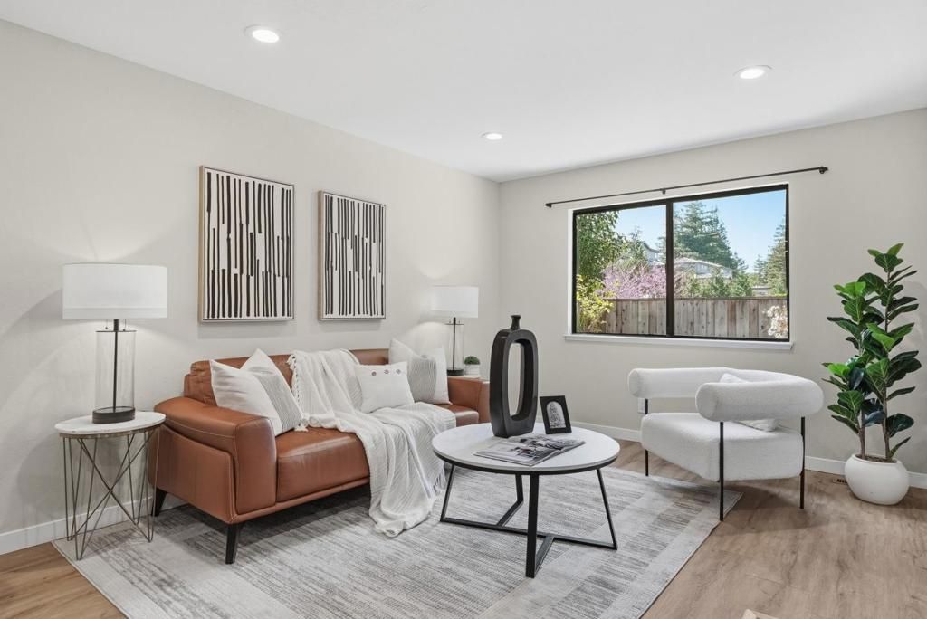 Photo of 1983 San Luis Avenue #22, Mountain View, CA 94043 (MLS # ML82038849)