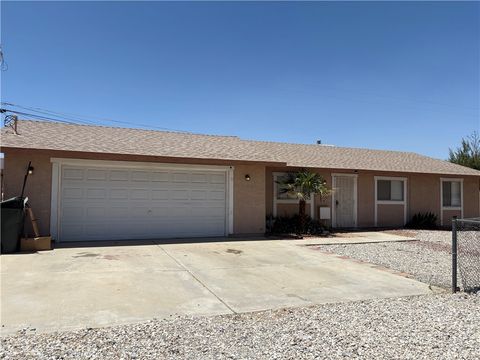 Photo of 13508 Mohawk Rd, Apple Valley, CA 92308 (MLS # CV26036278)
