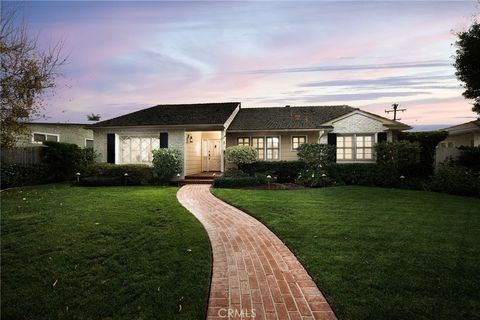 Photo of 5440 E La Pasada, Long Beach, CA 90815 (MLS # PW25279801)