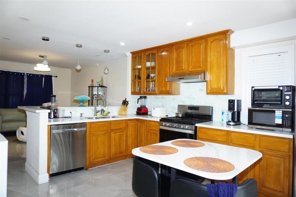 2057 E San Antonio Street