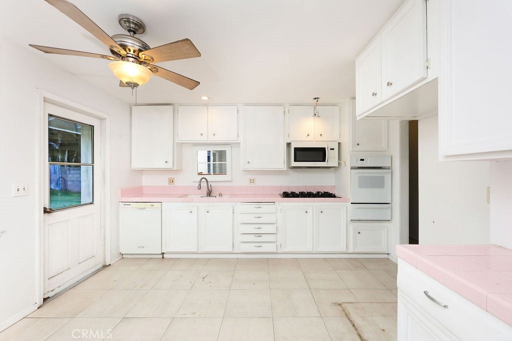 20431 Seven Seas Lane, Huntington Beach CA 92646 - Photo 7