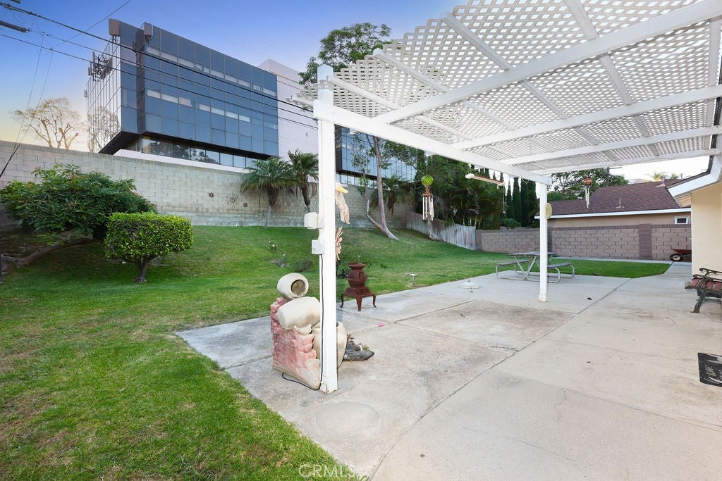 20431 Seven Seas Lane, Huntington Beach CA 92646 - Photo 21